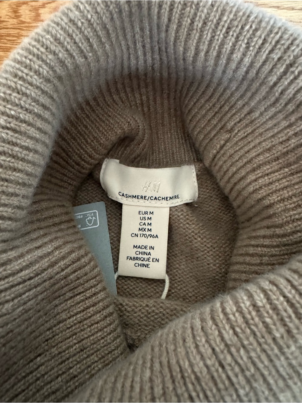 H&M Classic Cashmere Turtleneck Short-Sleeve Sweater in Beige Soft Luxe NWT - Picture 8 of 11